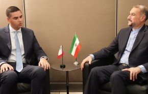 وزير الخارجية الايراني يلتقي نظيريه المالطي والإكوادوري