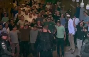 رقص و آوازخوانی جوانان یهودی در مسجد الاقصی + فیلم 