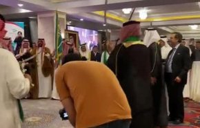 شاهد.. العرضة السعودية في فندق بشمال طهران