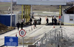 الناتو يعتزم زيادة قواته في كوسوفو لضمان الأمن على الحدود مع صربيا

