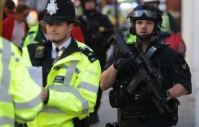 الشرطة البريطانية تلاحق محتفلين بعملية 