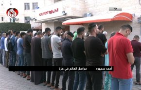 شاهد.. الفلسطينيون يصلون في المستشفيات بدل المساجد