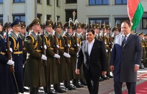 رئيس وزراء روسيا البيضاء يستقبل نائب الرئيس الإيراني رسميا

