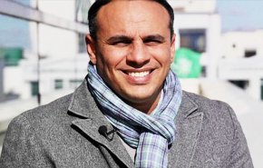 بالصورة.. صحفي تونسي يستقيل من 'بي بي سي' نصرة لغزة!