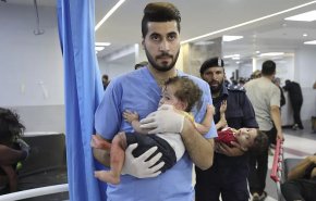 شاهد.. وصول طفل جريح الى مستشفى بشمال غزة