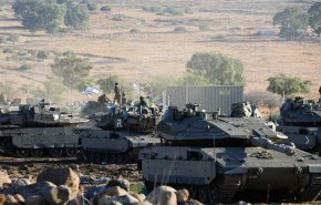 الجيش الصهیونی يرد على إطلاق صاروخين سقطا في الجولان السوري المحتل