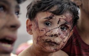 بالفيديو .. مشاهد تدمي القلب لأطفال عزة