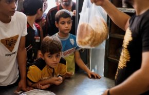  غزة بين فكي القنابل وطوابير الخبز!