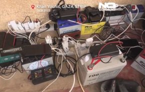 در نبود برق ساکانان غزه چگونه تلفن‌های خود را شارژ می‌کنند؟! +‌فیلم