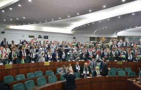 بالفيديو.. البرلمان الجزائري ينتفض لأجل فلسطين