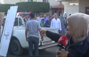 مع ارتفاع عدد الضحايا.. خلع الابواب والخزانات لنقل شهداء غزة +فيديو