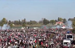 بالفيديو.. متظاهرون أتراك يحاولون اقتحام قاعدة 'إنجرليك' الأمريكية 