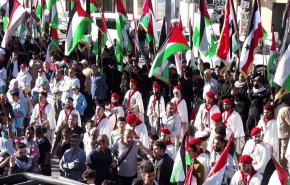 أبناء المخيمات الفلسطينية بدمشق يستنكرون جرائم الإحتلال في غزة 