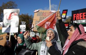 شاهد..مئات الآلاف يتظاهرون في بريطانيا إسناداً لغزة وتنديداً بجرائم الاحتلال