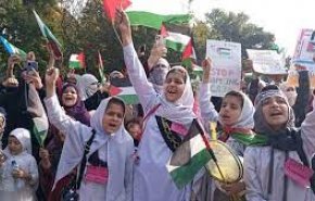  اجتماع بزرگ کودکان و دانش آموزان پاکستانی در محکومیت جنایات رژیم صهیونیستی + ویدئو 