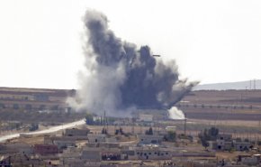 تصاویر حمله راکتی مقاومت اسلامی عراق به پایگاه اشغالگران آمریکایی در سوریه 