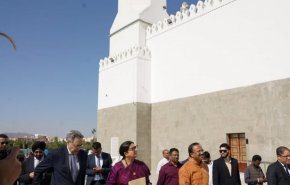 حضور وزیر افراط‌گرای هندی در کنار مسجد نبوی+ویدئو