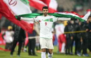 نجم الكرة الإيراني مهدي طارمي: هذه رسالتي لشعب فلسطين!