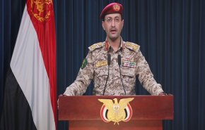 الجيش اليمني: اشتبكنا مع عدد من المدمرات والسفن الحربية الأمريكية في خليج عدن وباب المندب