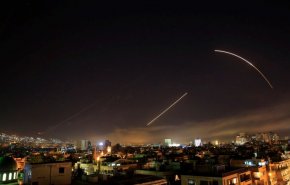 انفجارات في سماء دمشق وسماع دويها ينتشر في ارجائها