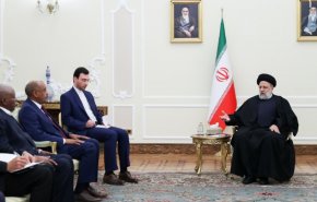رئيسي : ایران ترحب باعادة العلاقات بين طهران والخرطوم