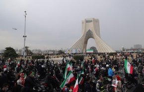 بدء مسيرات ذكرى الـ45 لانتصار الثورة الاسلامية في أرجاء ايران