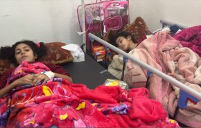 أطفال فلسطينيين أيتام يرقدون في أحد مستشفيات غزة 