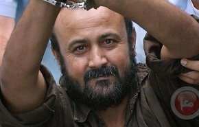 الاحتلال ينقل مروان البرغوثي من معتقل عوفر للعزل الانفرادي
