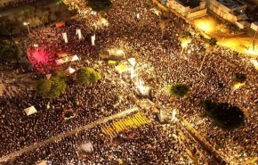 مظاهرات في تل أبيب والقدس تطالب بالإفراج عن «المحتجزين» وإجراء انتخابات برلمانية
