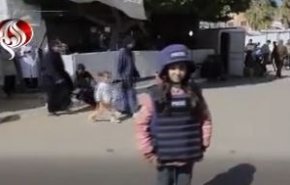 کوچک ترین دختر خبرنگار جنگی جهان در غزه+ ویدیو