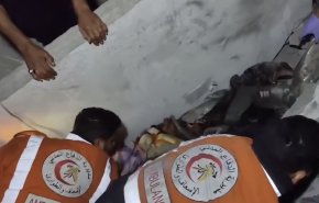 درخواست کمک مادر فلسطینی از زیر آوار برای نجات فرزندانش+فیلم
