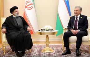 الرئيس الأوزبكي يهنئ الرئيس رئيسي بحلول شهر رمضان المبارك