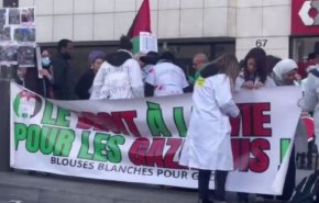 گزارش العالم از تجمع اعتراضی پزشکان فرانسوی بازگشته از غزه در پاریس