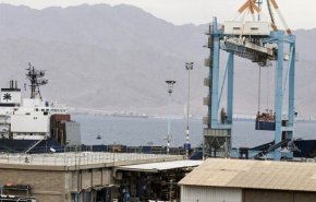 نصف عمال ميناء إيلات مهددون بالطرد بسبب الأزمة المالية