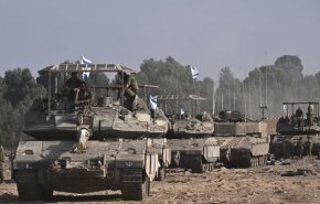 جيش الاحتلال يتخذ من شابين فلسطينيين 