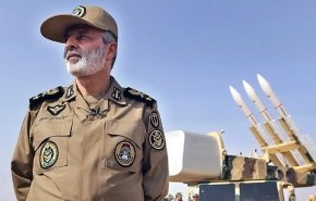 قائد الجيش الإيراني يحذر أميركا والكيان الصهيوني