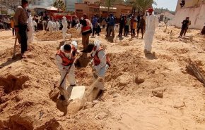 انتشال جثامين 50 شهيدًا دفنهم الاحتلال جماعيًّا بمستشفى ناصر