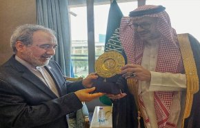 قنصل إيران يلتقي في جدة رئيس جامعة الملك عبد العزيز