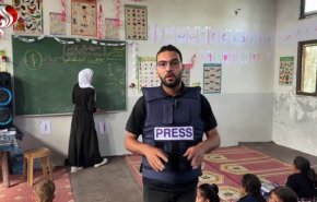 شاهد.. إنشاء صفوف بديلة عن المدارس المدمرة للطلاب الفلسطينيين