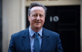 رئيس وزراء بريطانيا يتعهد بمواصلة تسليح الكيان الاسرائيلي
