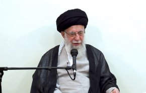 قائد الثورة: الحادث أثبت أن الشعب لم ينفصل عن الجمهورية الإسلامية