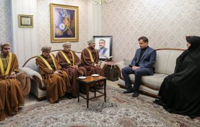 بالصور.. وزير الخارجية العماني يلتقي عائلة الشهيد أميرعبداللهيان