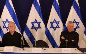 ساعات قليلة قبل اعلان الوزير الاسرائيلي بيني غانتس الاستقالة