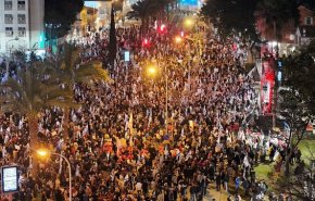 تظاهرات حاشدة في فلسطين المحتلة تطالب بصفقة تبادل ورحيل حكومة نتنياهو
