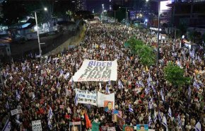 تحرير الاسری لم يقنع عشرات آلاف المتظاهرين الاسرائيليين 