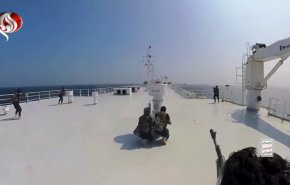 القوات اليمنية تنفذ 3 عمليات في البحر العربي والأحمر دعما وإسنادا لغزة