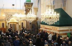 8 آلاف فلسطيني يقيمون صلاة عيد الاضحی في الحرم الابراهيمي