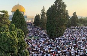 رغم قيود الاحتلال.. 40 ألفا يؤدون صلاة الجمعة بالمسجد الأقصى