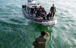 إنقاذ 47 تونسيا كانوا على متن قارب هجرة غير نظامية
