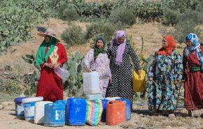 شاهد.. أزمة مياه خانقة يعيشها سكان المناطق الريفية بتونس 
